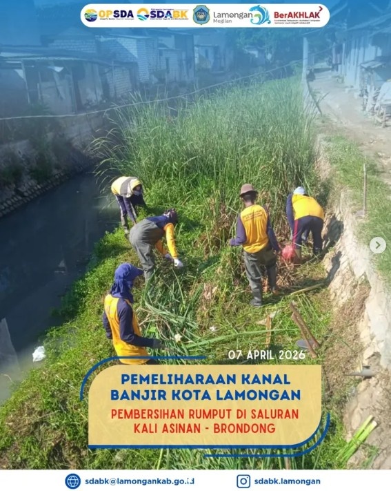Foto: Pemeliharaan Kanal Banjir Kota Lamongan di Saluran Kali Asinan Kecamatan Brondong