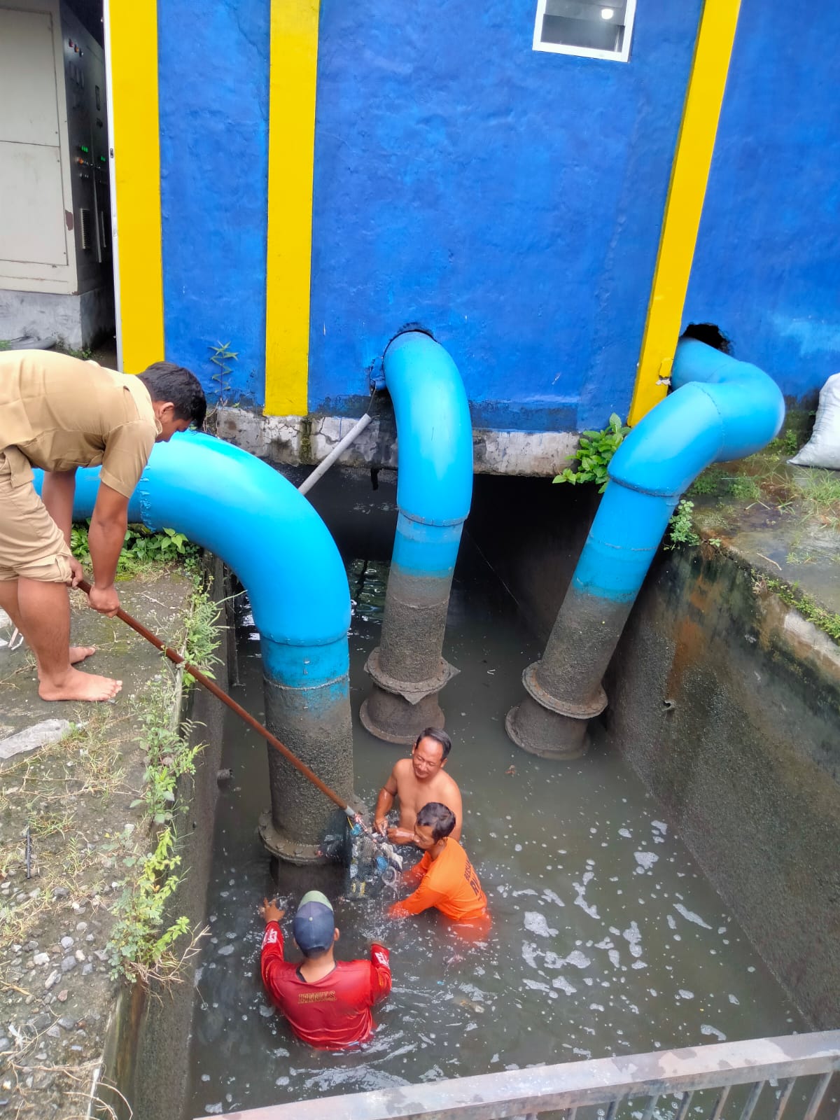 Pembersihan Pompa Banjiran Bedahan Babat