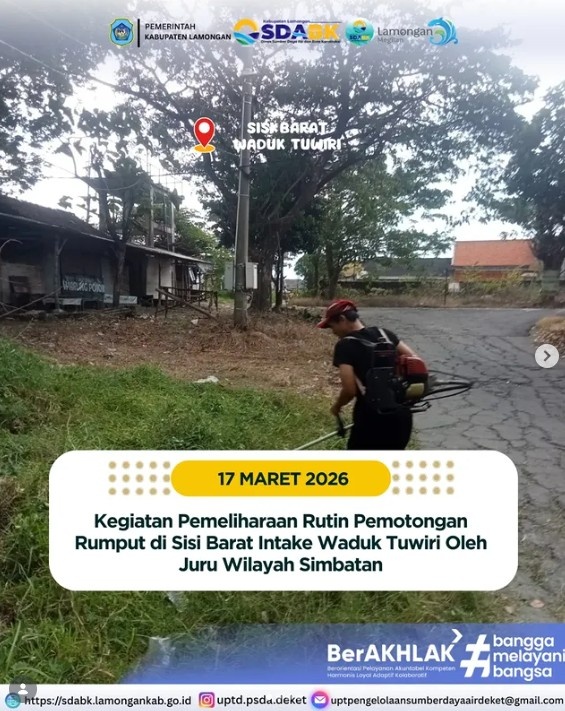Foto: Pemeliharaan Rutin Pemotongan Rumput di Area Intake Barat Waduk Tuwiri, Tikung Lamongan