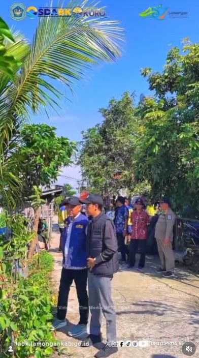 Foto: KERJA BAKTI PEMBERSIHAN PENGHALANG AIR DI KALI BLAWI WILAYAH KARANGBINANGUN