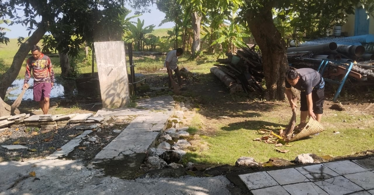 Foto: Kegiatan Kerja Bakti Jum’at Bersih di Lingkungan Kantor UPTD PSDA Kuro