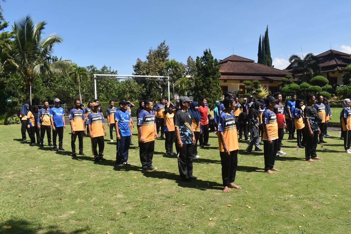 Foto: Seru dan Penuh Kebersamaan, SDABK Lamongan Gelar Fun Game Tingkatkan Soliditas Pegawai