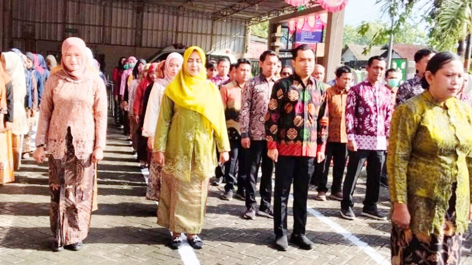 Apel Hari Ibu Staf Puskesmas Sambeng