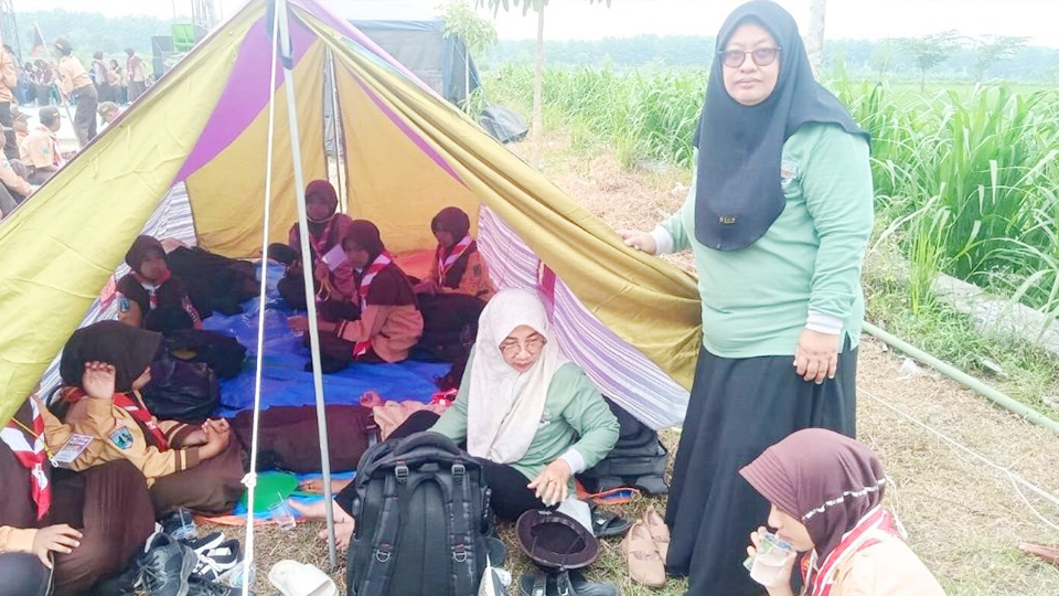 Tim Medis Puskesmas Sambeng Kegiatan Perkemahan Ma'arif Sambeng Scout