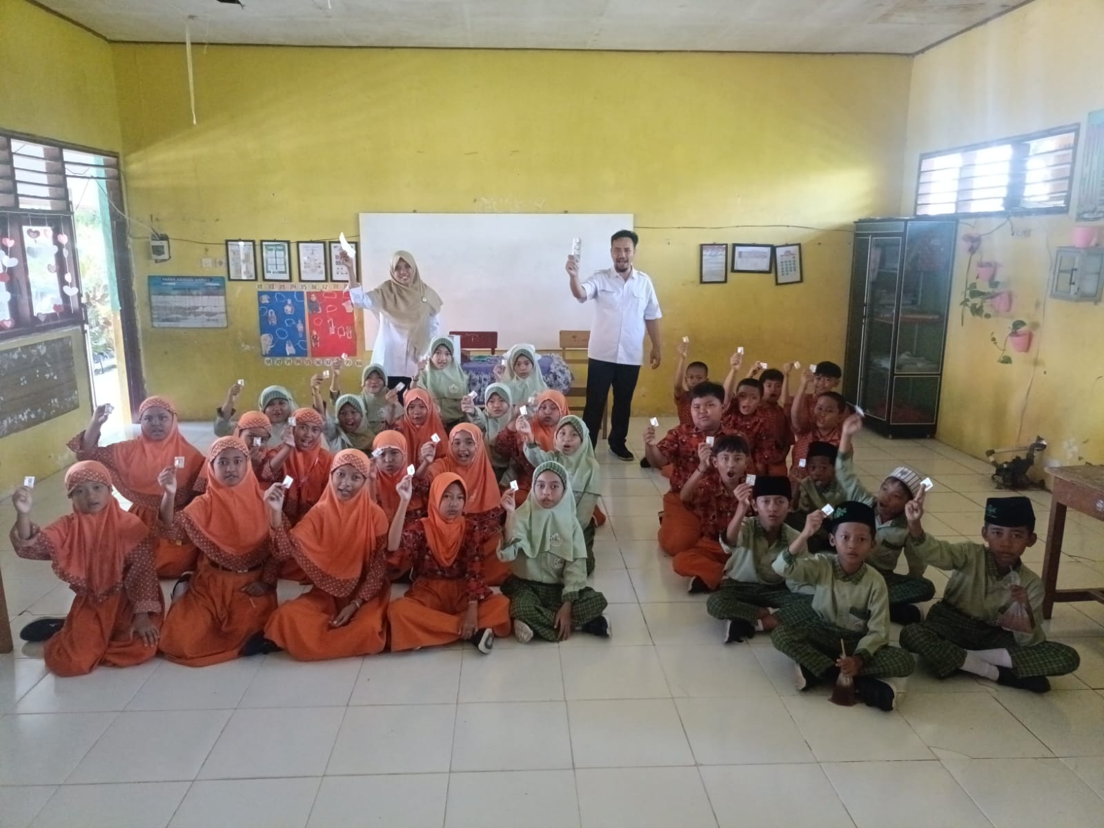 Cegah Stunting Sejak Dini, Puskesmas Sugio Laksanakan Pemberian Obat Cacing di SDN Jubel Kidul 1