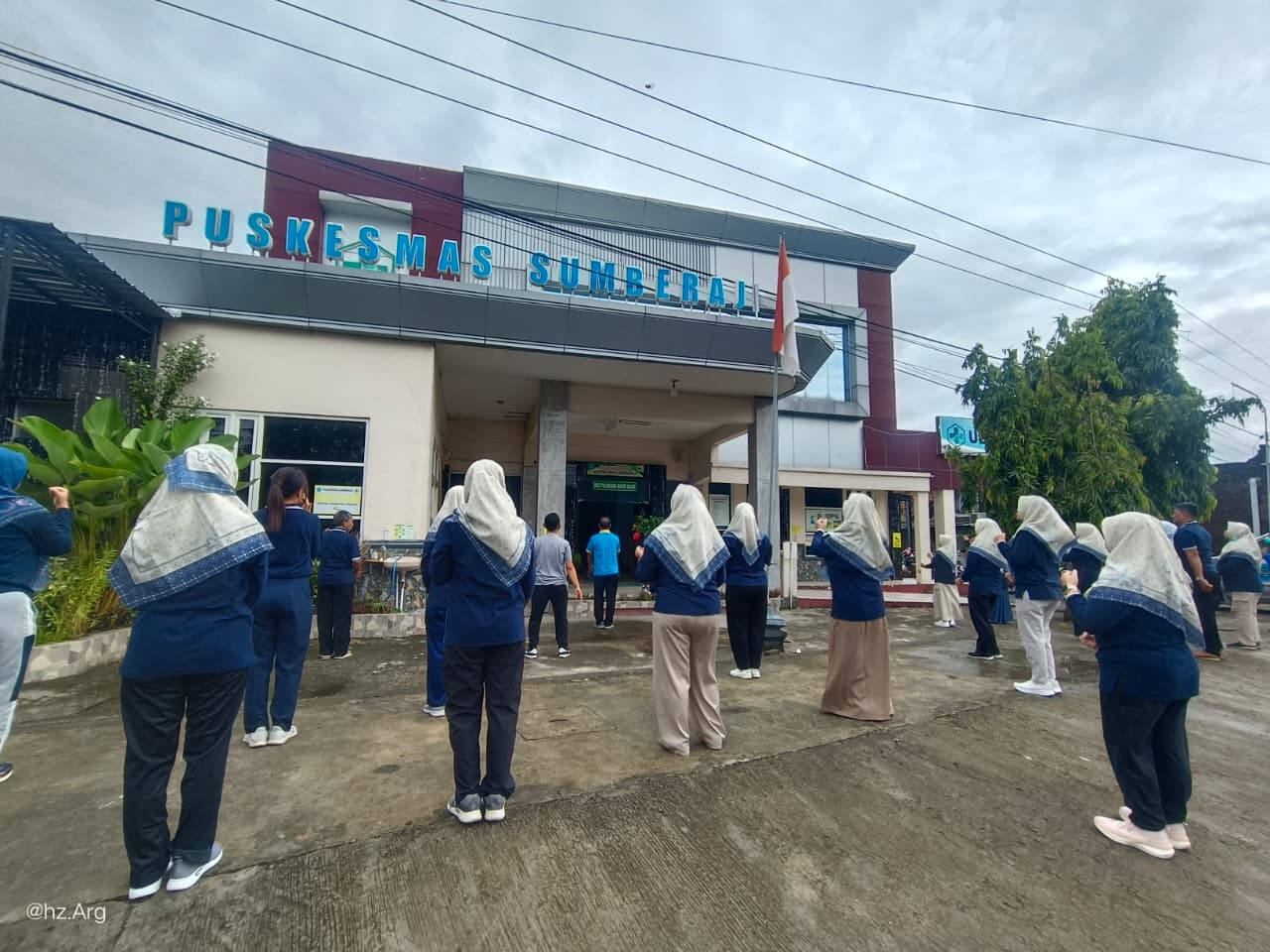 Jumat Sehat di Puskesmas Sumberaji: Staf Ikuti Senam, Cek Kebugaran, hingga Kerja Bakti