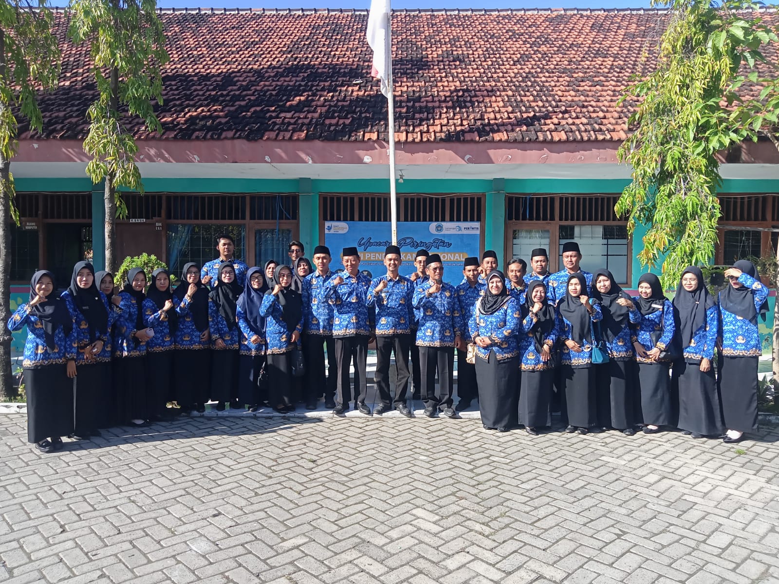 Foto: Upacara peringatan Hari Pendidikan Nasional,