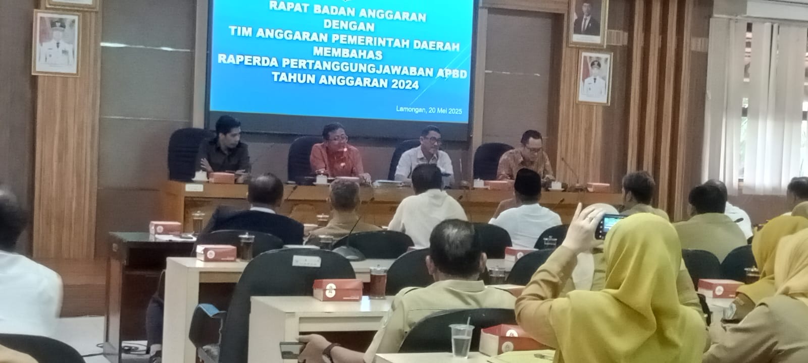 Lanjutkan Rapat