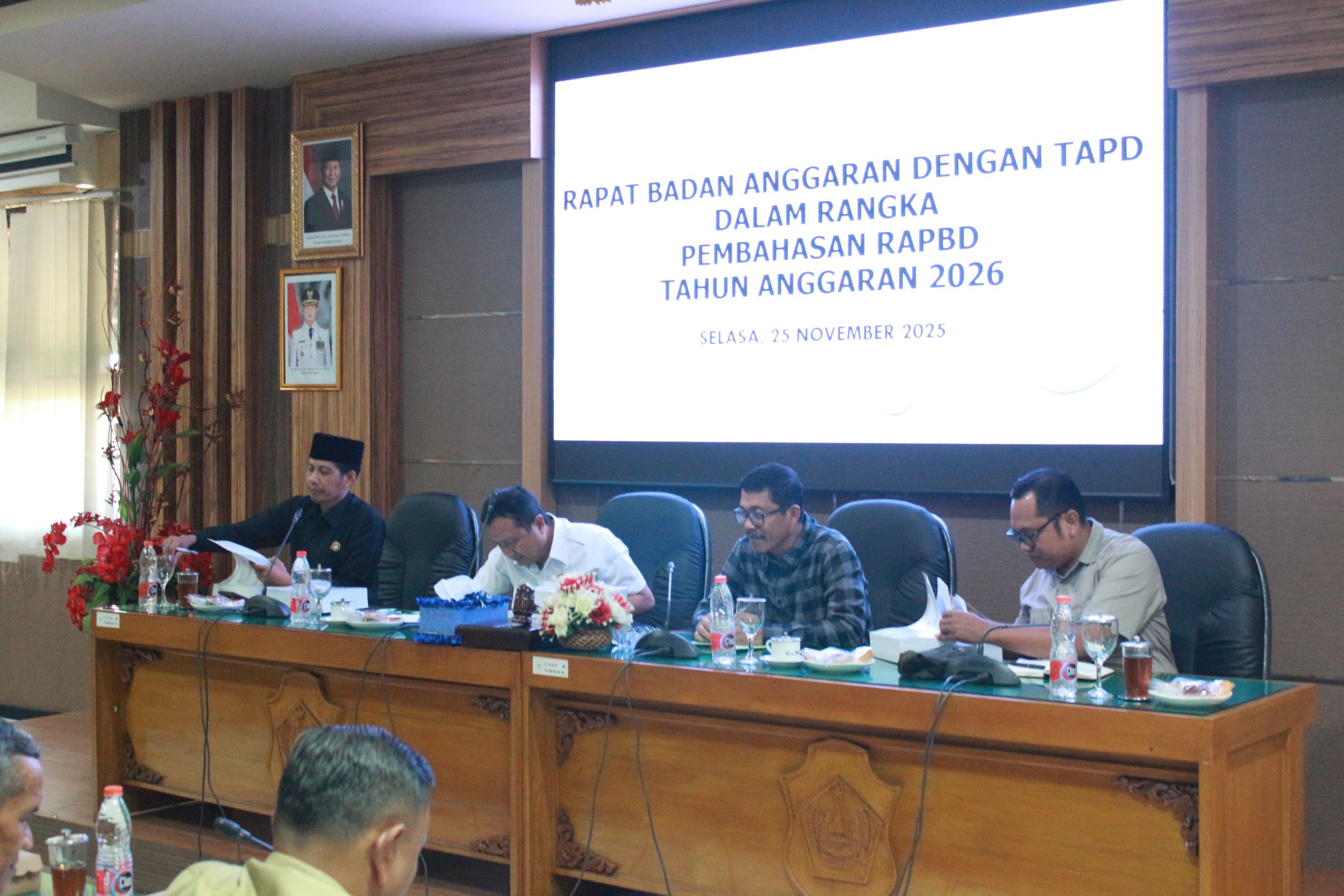 Foto: BADAN ANGGARAN DPRD LAMONGAN RAMPUNGKAN PEMBAHASAN RAPERDA APBD TAHUN ANGGARAN 2026