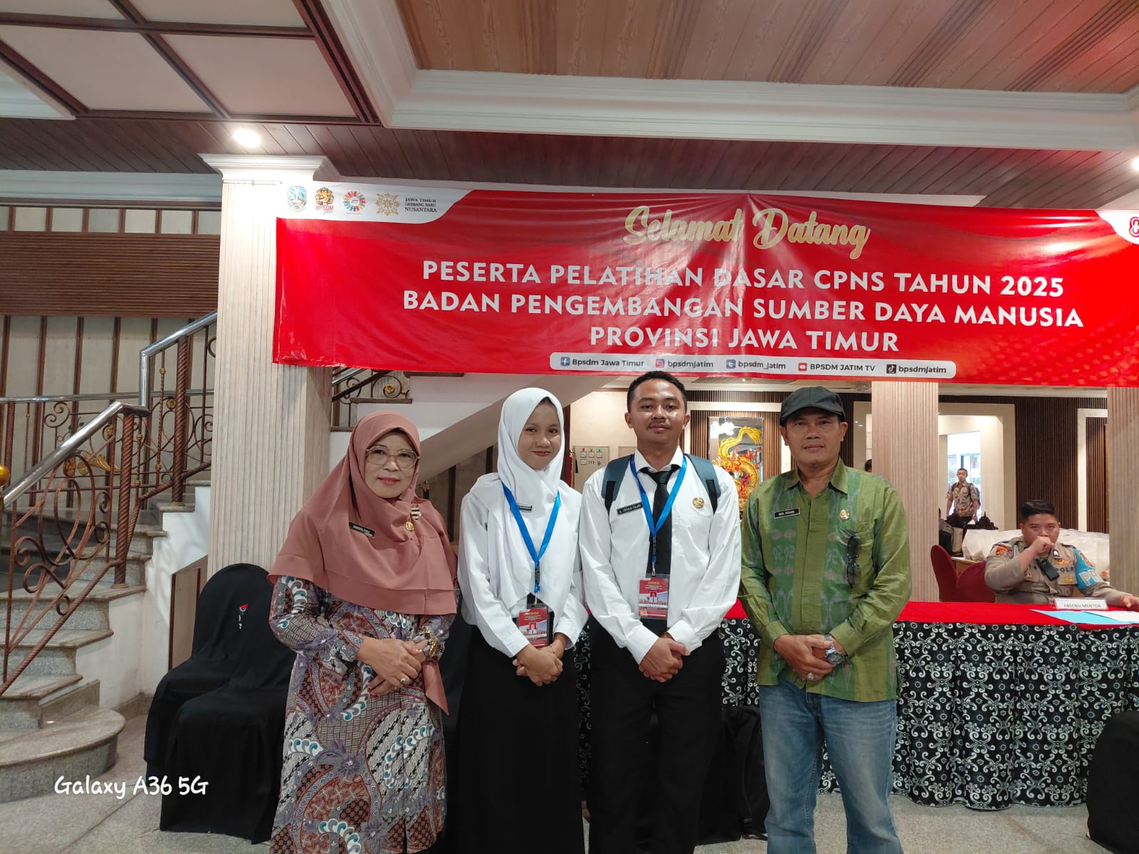 Foto: KASI PEMERINTAHAN MENDAMPINGI LANTSAR CPNS DI SURABAYA