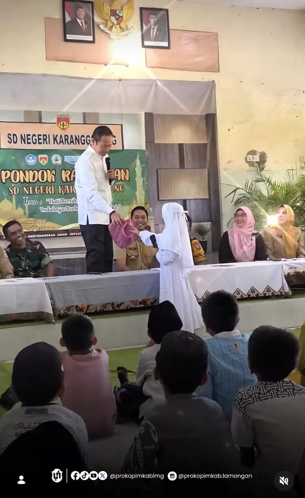 Pak Yes berkunjung ke SDN Karanggeneng dan SD Muhammadiyah 1 Karanggeneng