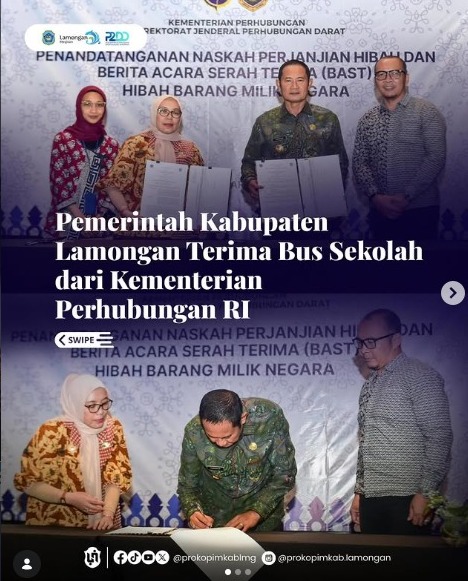 Foto: PEMERINTAH KABUPATEN LAMONGAN TERIMA BUS SEKOLAH DARI KEMENTERIAN PERHUBUNGAN RI