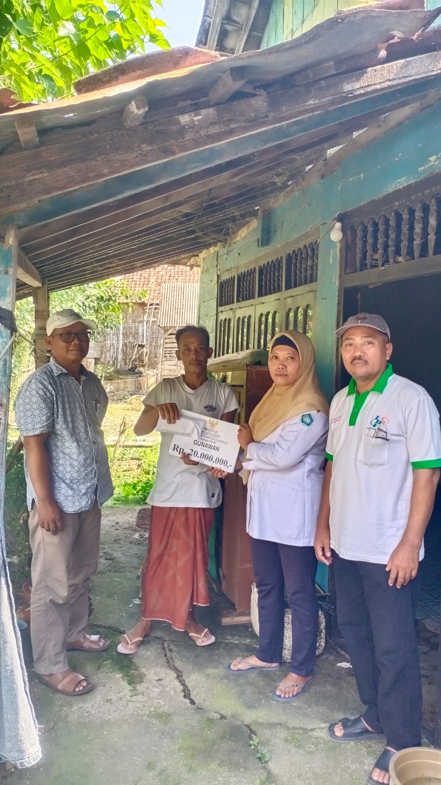 Foto: Penyaluran Bantuan Bedah Rumah Baznas