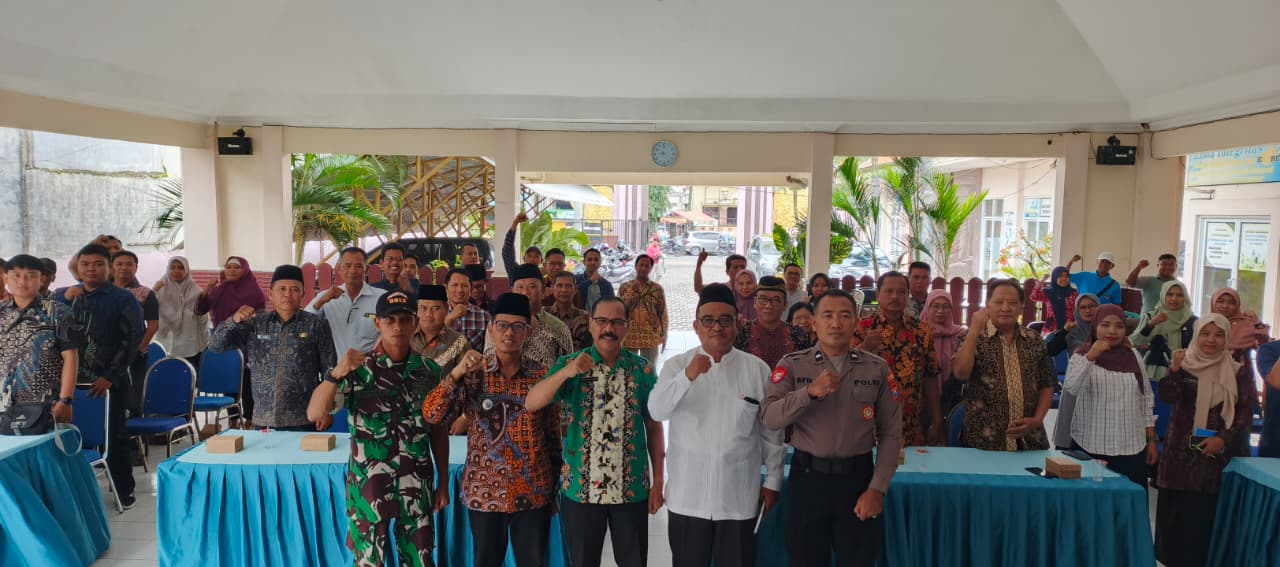 Foto: Camat Sugio memimpin Rakor Forkopimcam