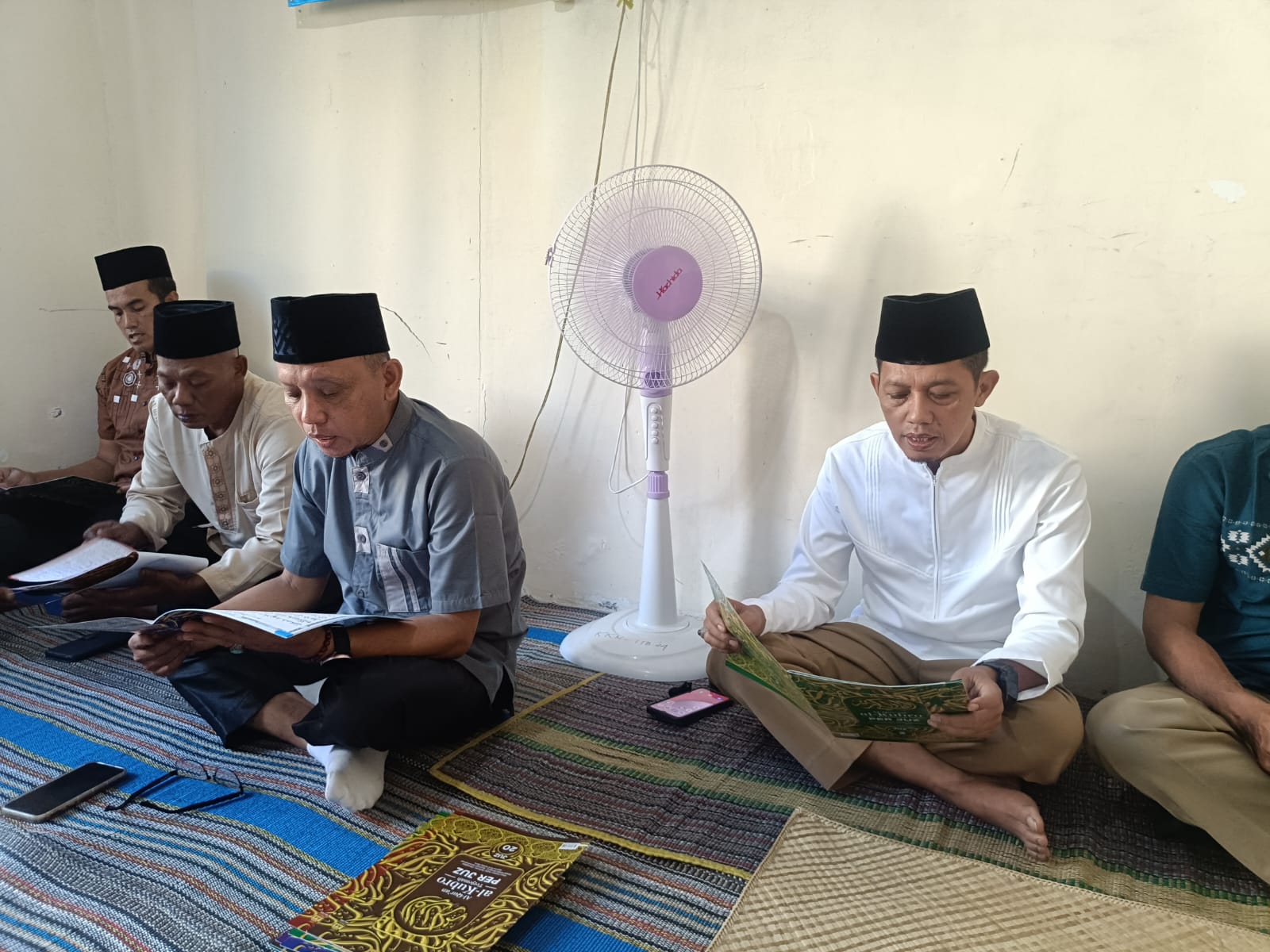 Foto: Camat Sugio Pimpin Khotmil Quran