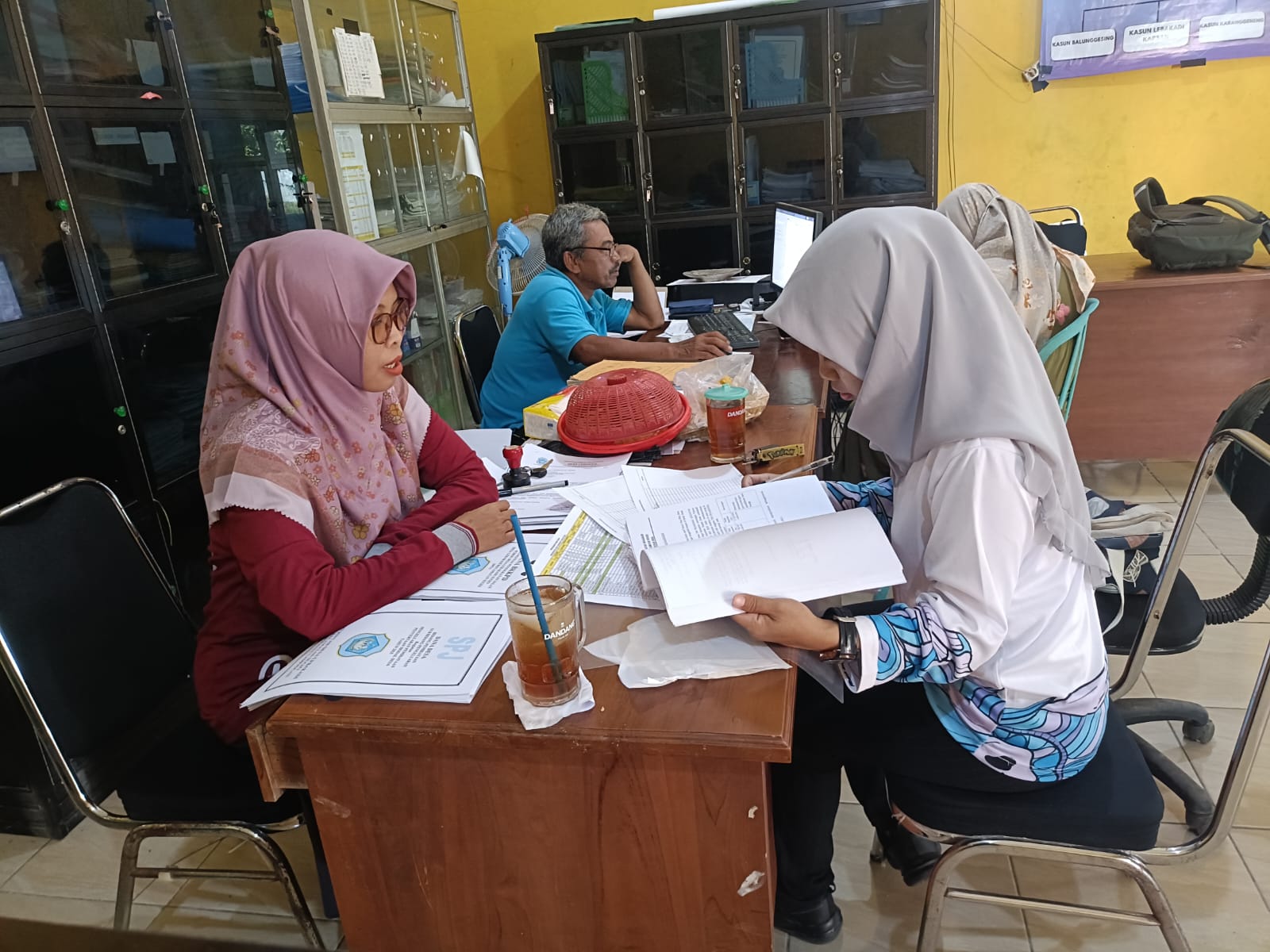 Foto: Monitoring dan Evaluasi Pelaksanaan Dana Desa dan BKKPD Desa Lebakadi