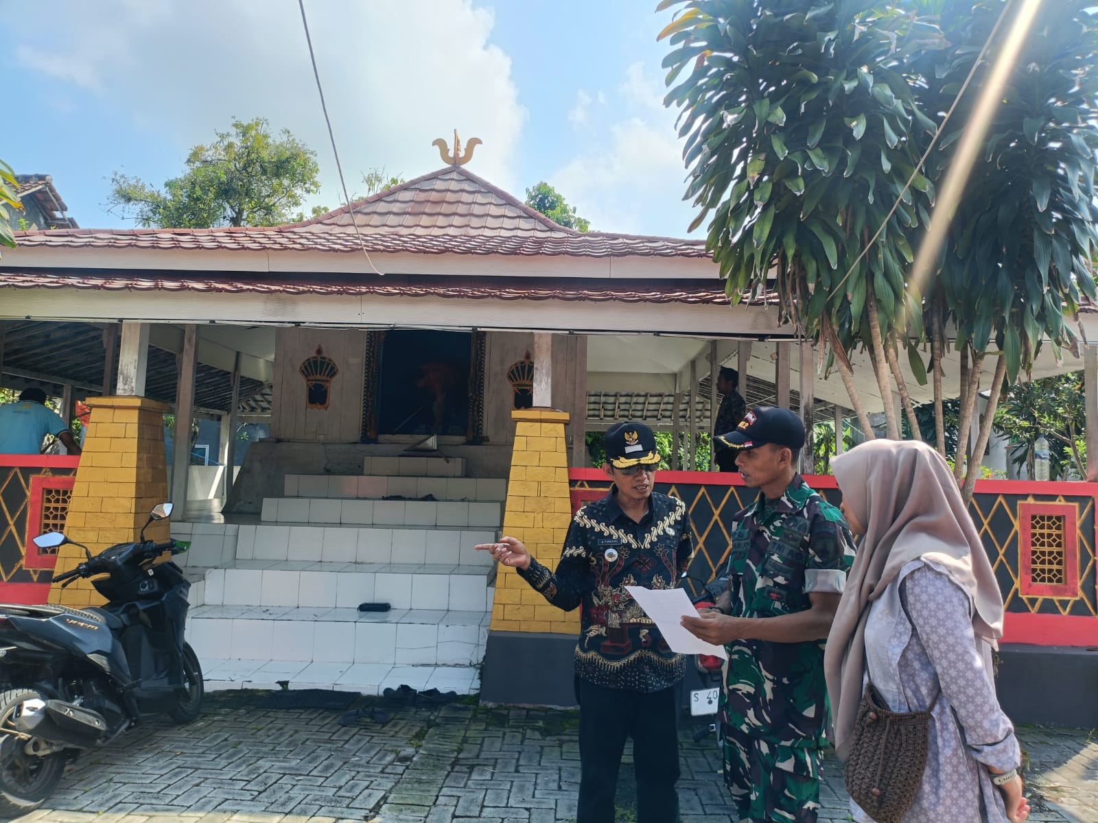 Foto: Persiapan Apel dan Tabur Bunga di Makam Mbok Rondo Gondang