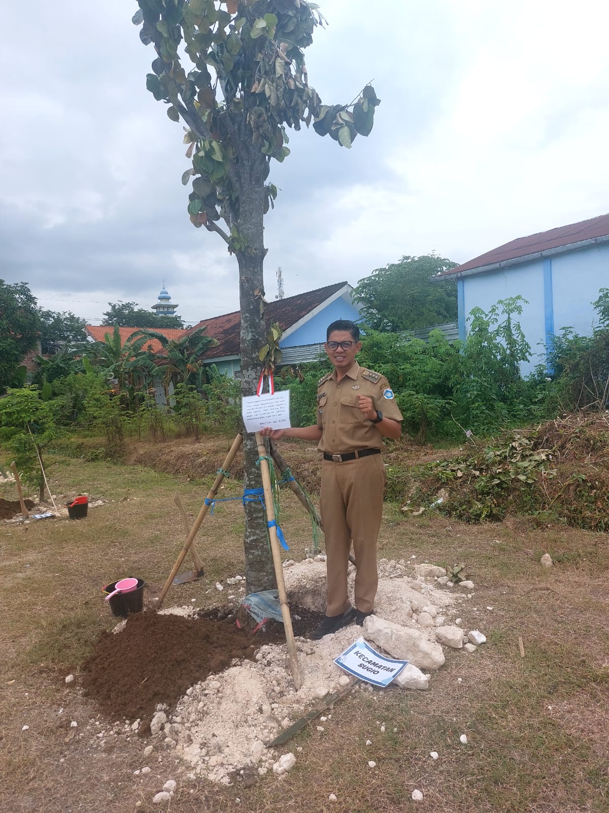 Foto: Penanaman Pohon di KAGAMA