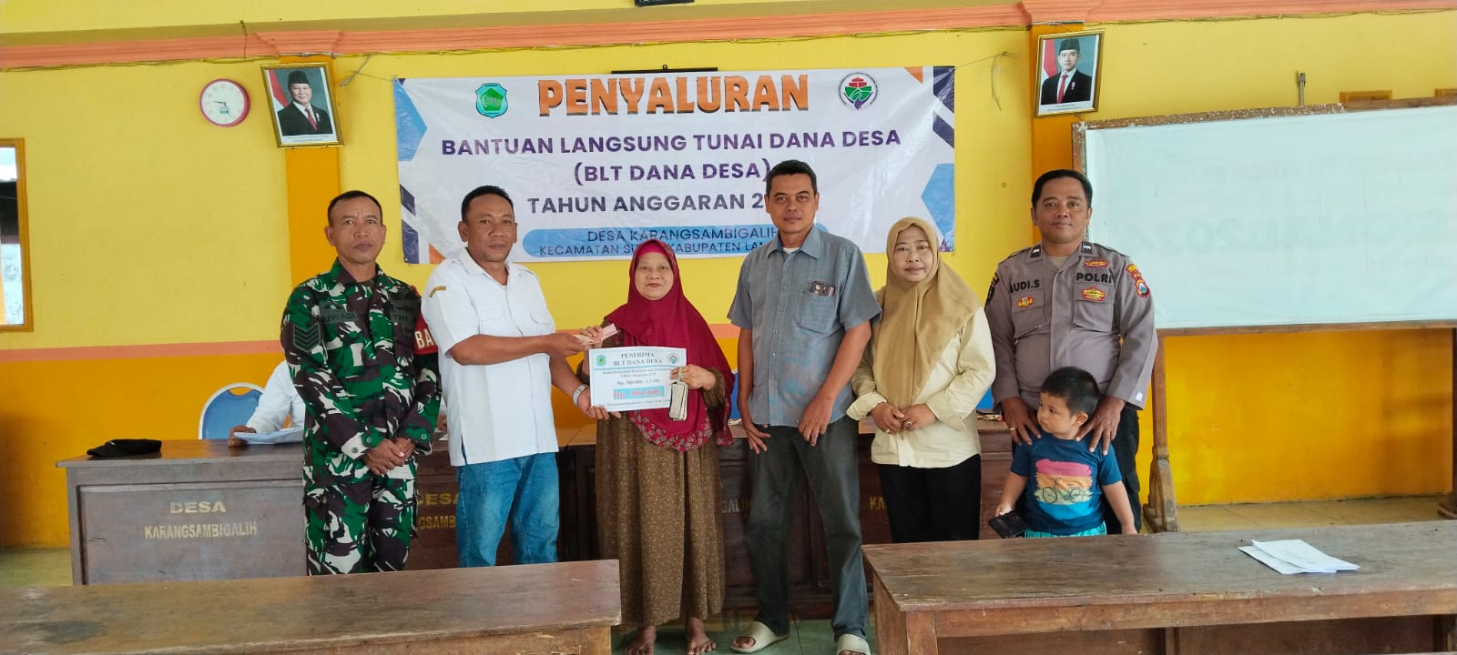 Foto: Penyaluran BLT-DD Tribulan IV Desa Karangsambigalih
