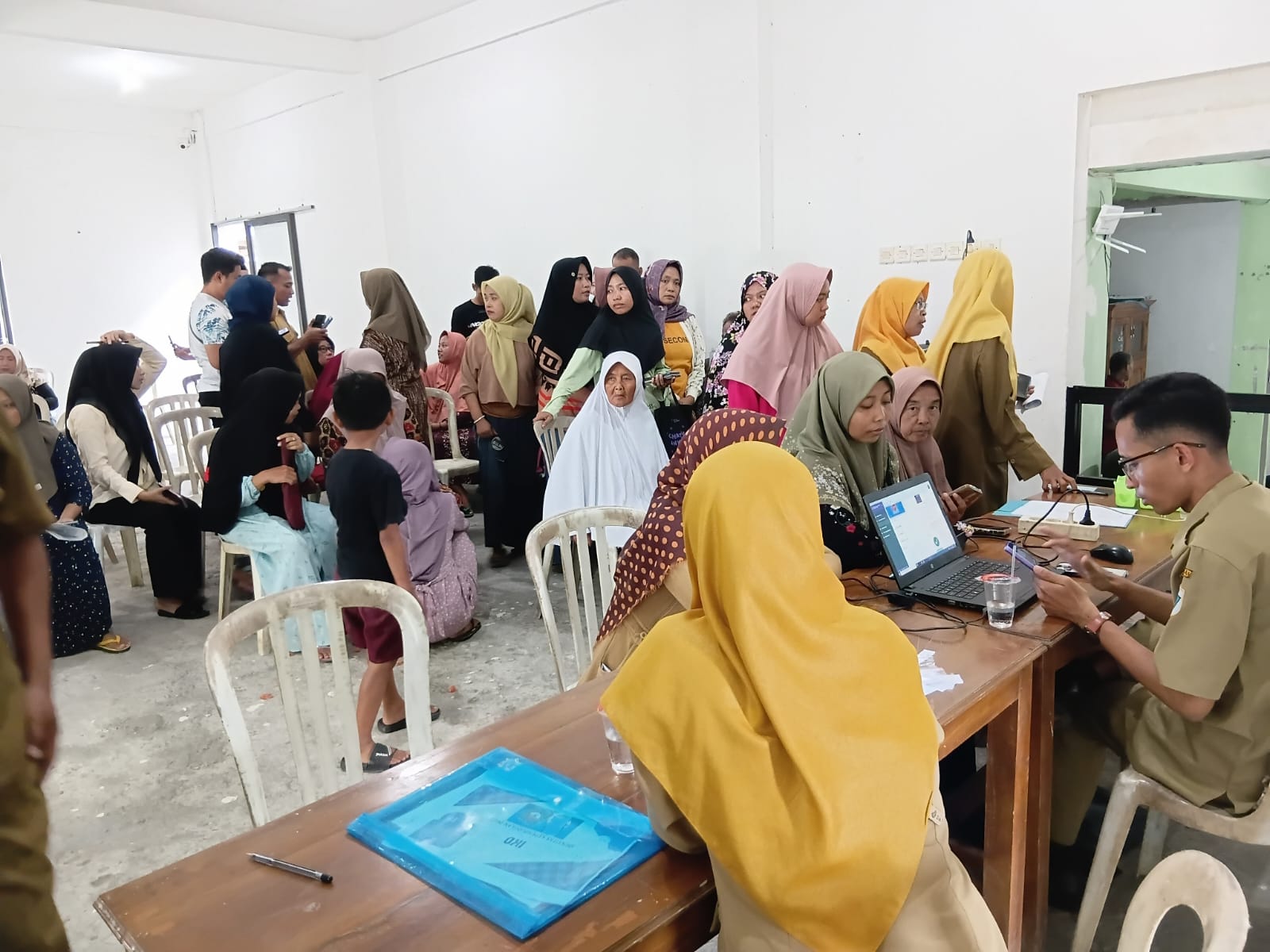 Foto: Aktivasi IKD di Balai Desa Daliwangun