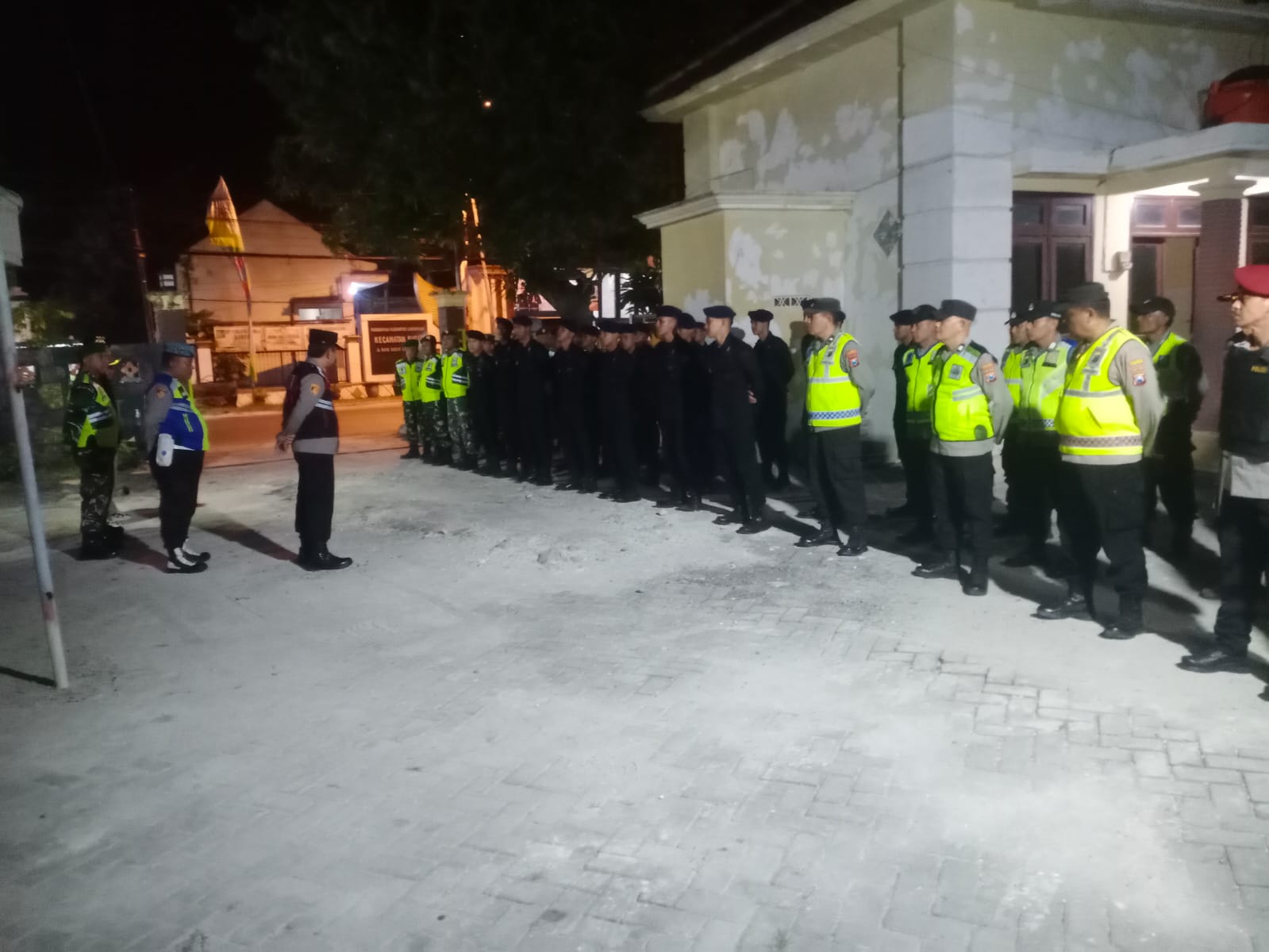 Foto: Apel Pengamanan Malam Suro