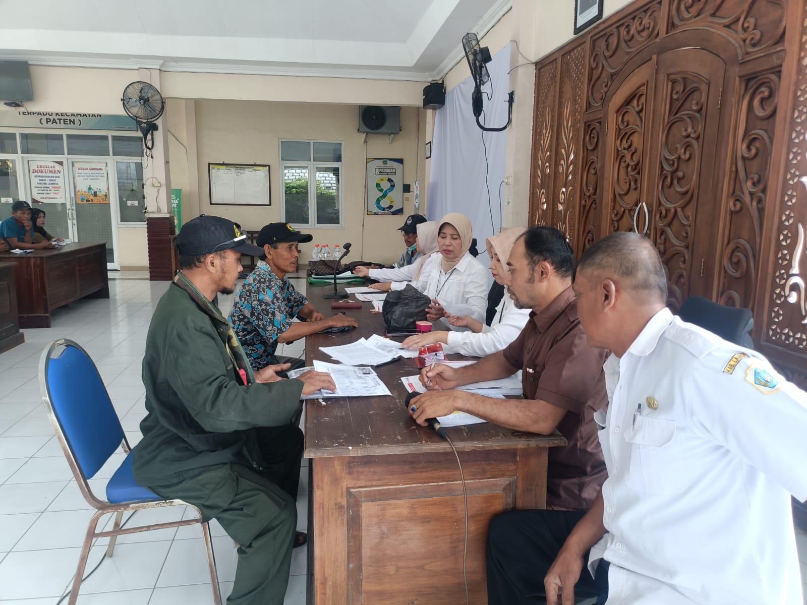 Foto: Penyaluran Bantuan Sosial Kemiskinan Ekstrem