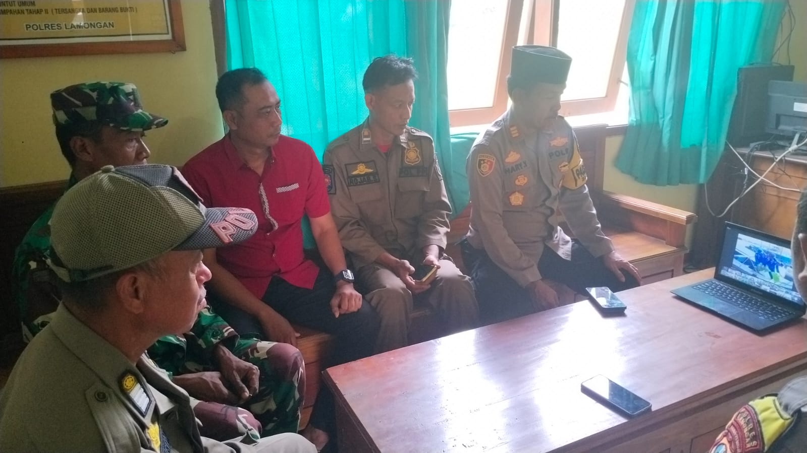 Foto: Mengikuti Kegiatan Zoom Ketahanan Pangan