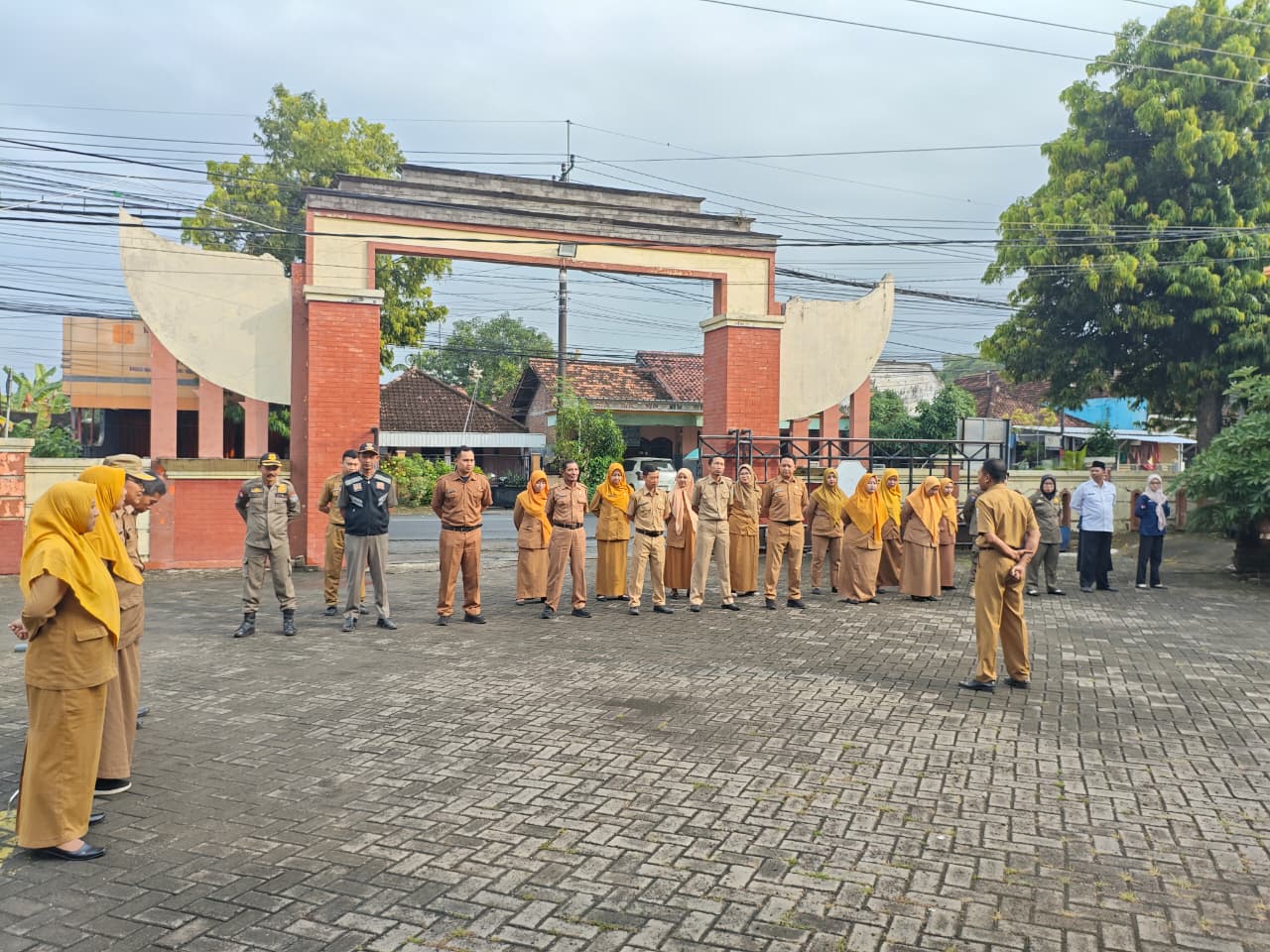 Pelaksanaan Apel Senin Pagi di Lingkungan Kecamatan (4 Mei 2026)