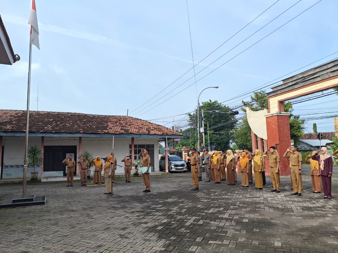 Foto: Pelaksanaan Apel Senin Pagi di Lingkungan Kecamatan