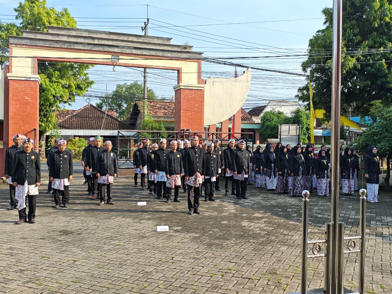 Foto: Upacara Peringatan Hari Jadi Lamongan ke-457 di Lingkungan Kecamatan Tikung