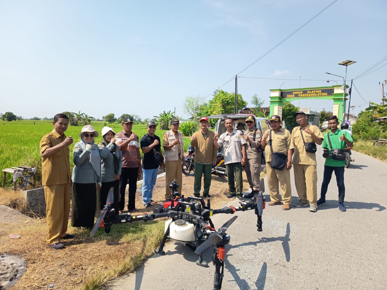 Foto: Demo Penyemprotan Pertanian