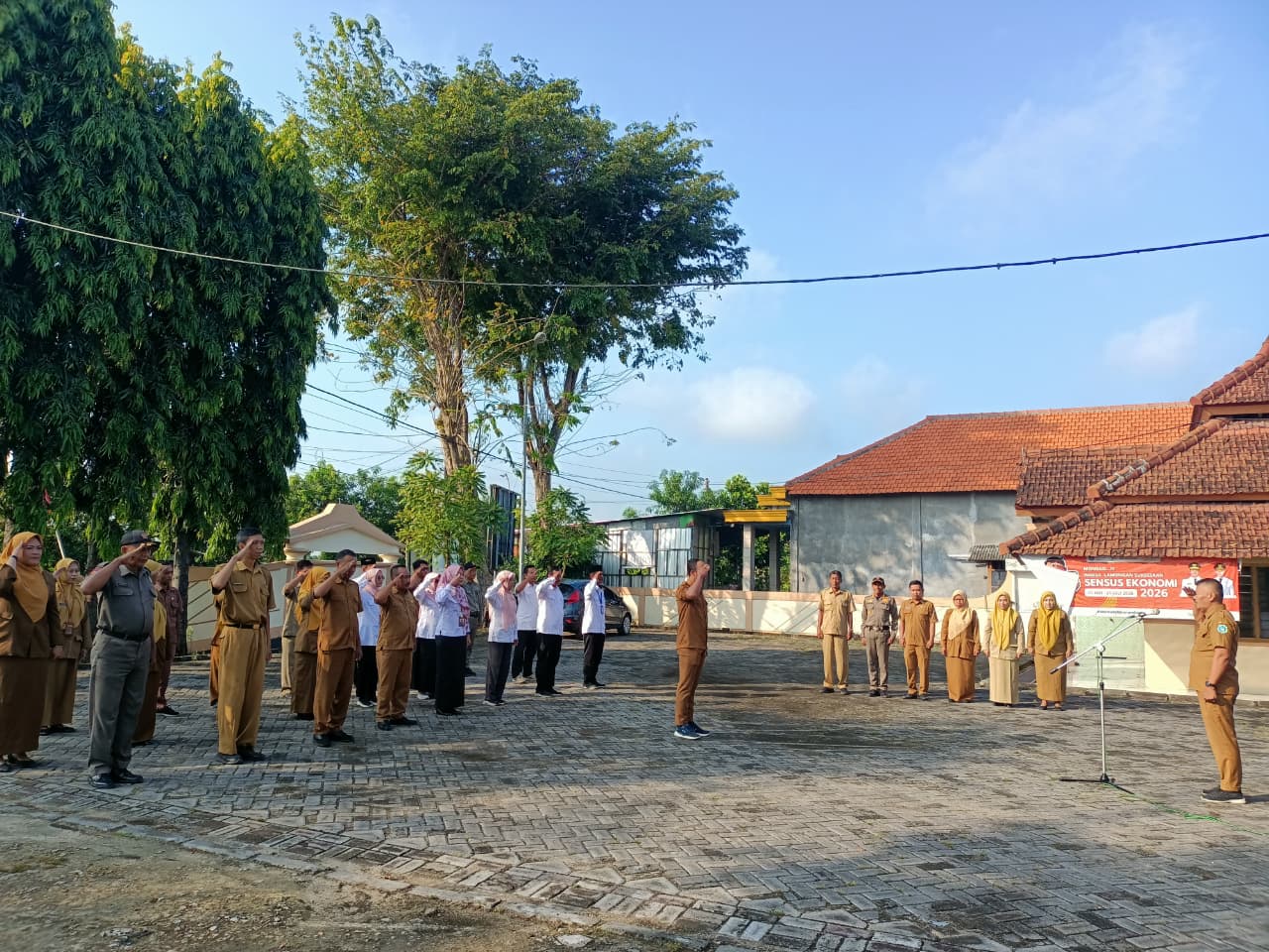 Foto: APEL PAGI SENIN APRESIASI KEBERSAMAAN DALAM MENYEMARAKKAN HJL KE 457 DI LINGKUP KECAMATAN TURI