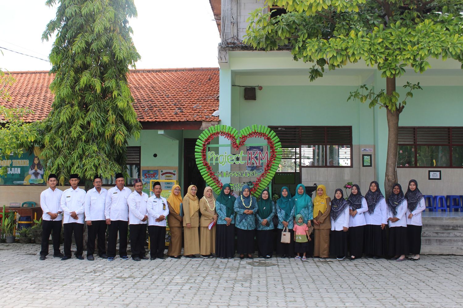 Foto: PENILAIAN LOMBA PHBS-LBS DI MI ASSYAFI'IYAH GETUNG