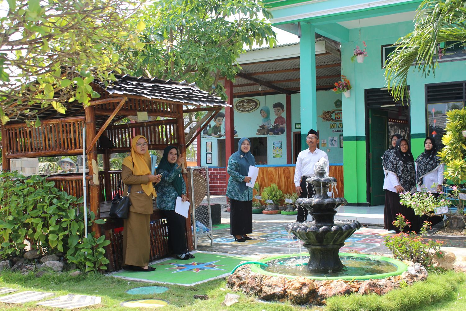 Foto: PENILAIAN LOMBA PHBS-LBS DI MI AL-BAROKAH BADURAME