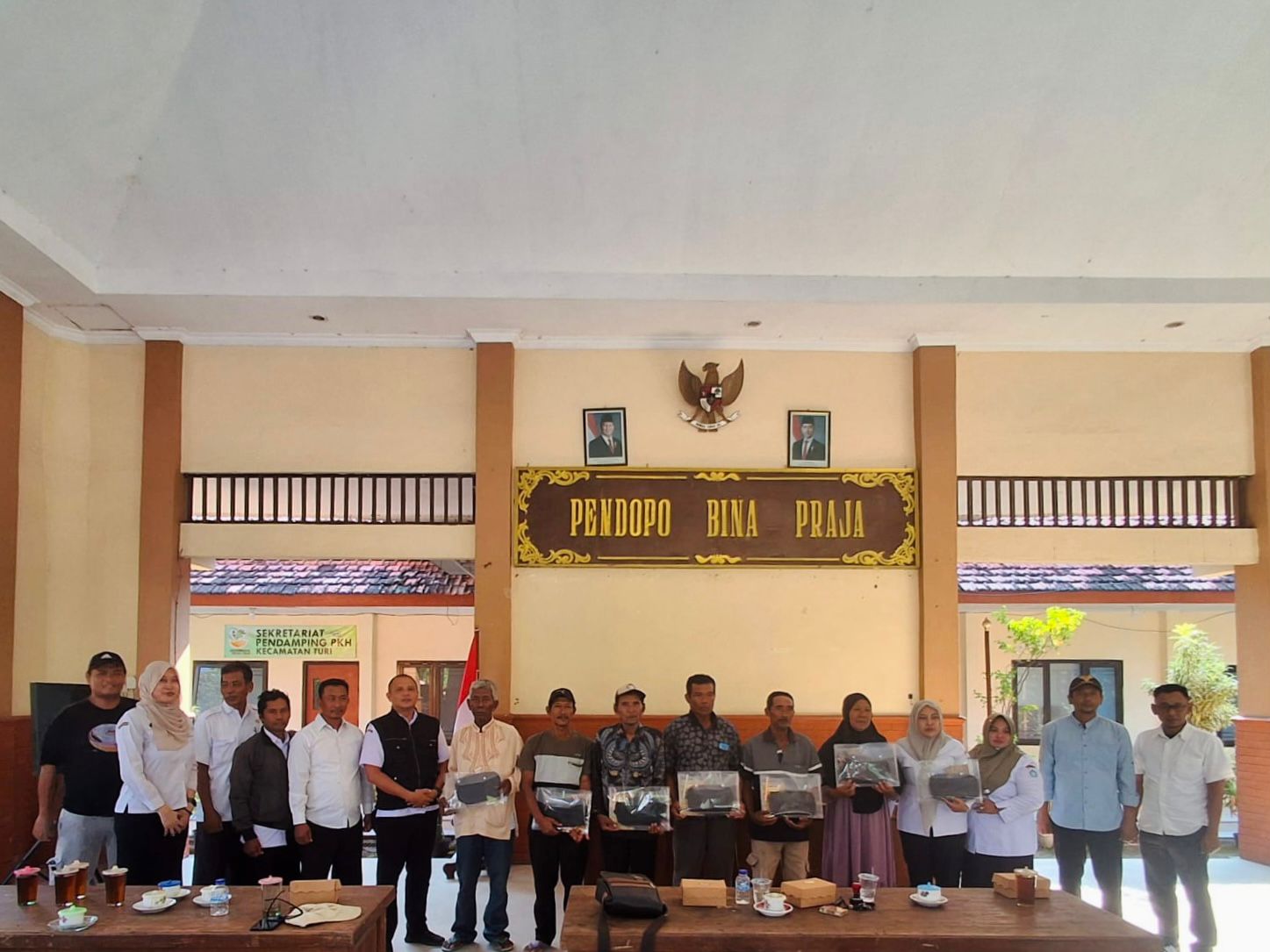 Foto: Ceremonial Pembukaan Program Pengentasan Rumah Tidak Layak Huni (RTLH) Tahun 2026 Diwilayah Kecamatan Turi