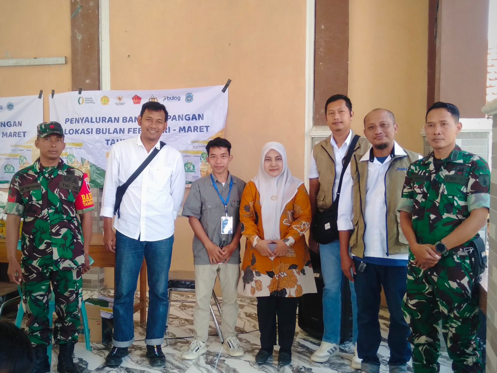 Foto: Pemerintah Desa Tambakploso, Kecamatan Turi, Kabupaten Lamongan melaksanakan kegiatan Penyaluran Bantuan Pangan Alokasi Bulan Februari–Maret Tahun 2026