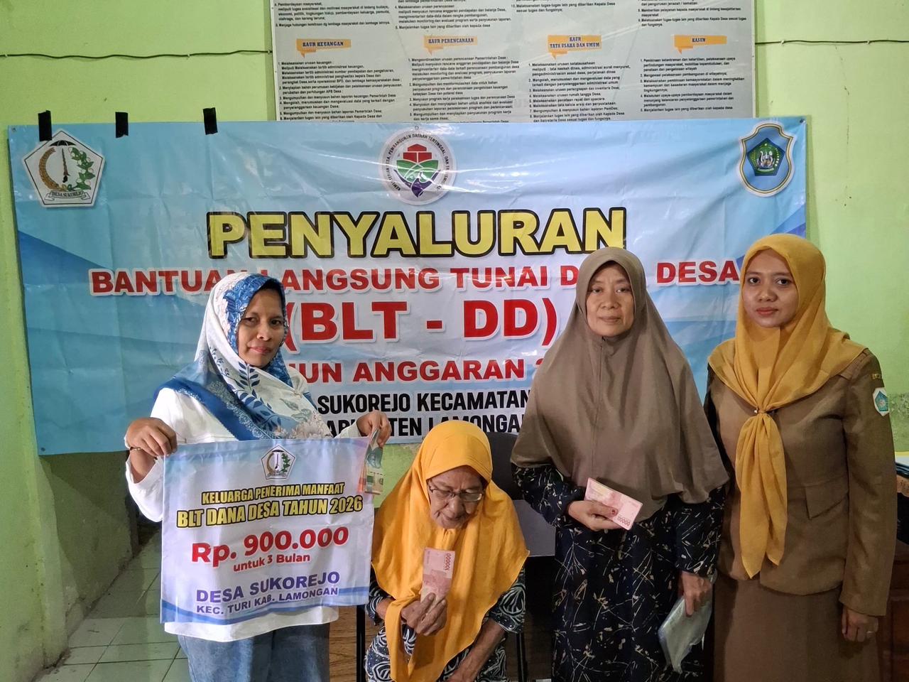 Foto: Penyaluran BLT Dana Desa Tahun Anggaran 2026 di Desa Sukorejo Berjalan Lancar
