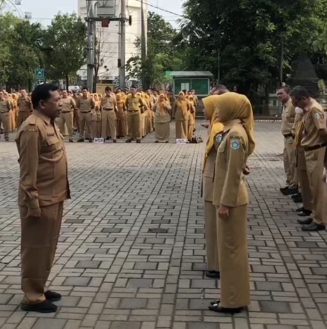 Giat Apel Pagi hari Senin 2 Maret 2026 di halaman Pemda Kab. Lamongan