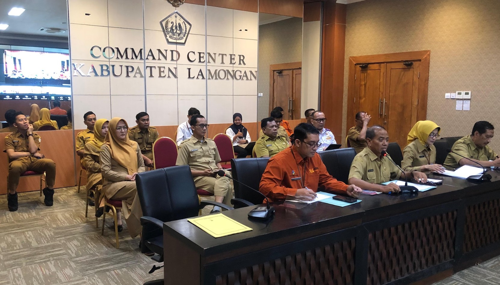 Rapat Koordinasi Camat Se-Kabupaten yang digelar secara daring via Zoom Meeting