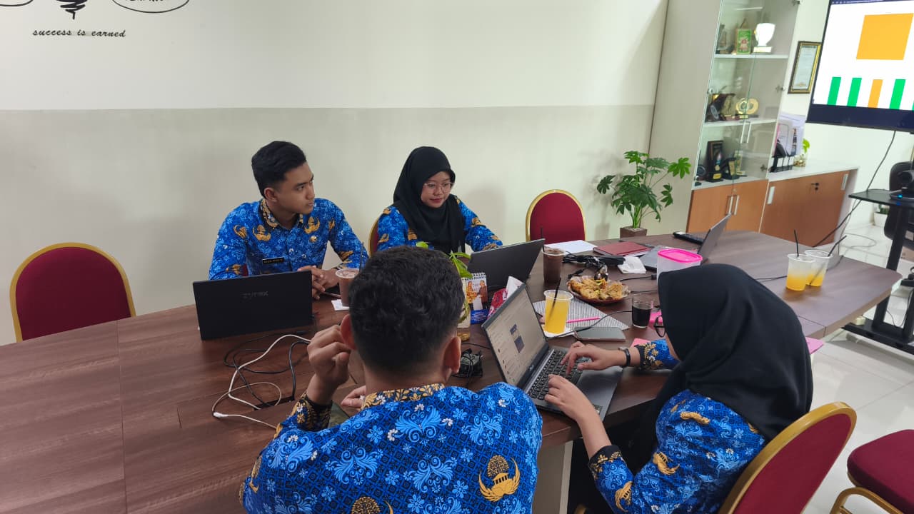 Zoom Meet Pra Evaluasi Capaian Penerapan SPM Triwulan IV Tahap IV Tahun 2025