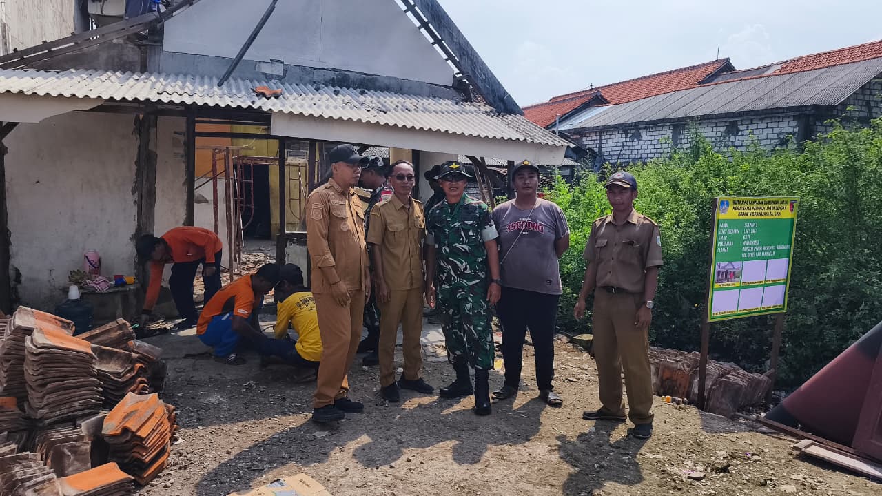 Program kegiatan (RUTILAHU) kerjasama antara Kodim 0813 Lamongan dan Gubernur Jawa Timur di Desa Babatagung 2026